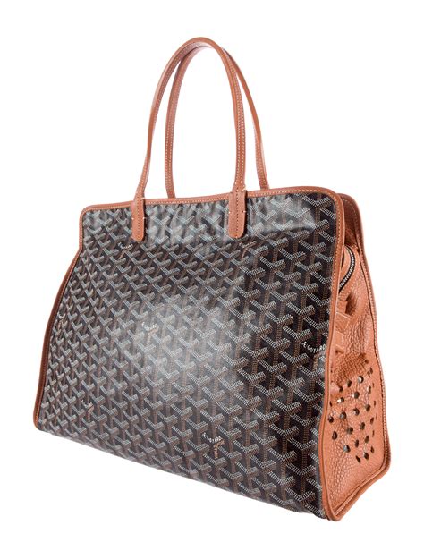 goyard chevron sac hardy pet carrier pm|maison Goyard pm bag.